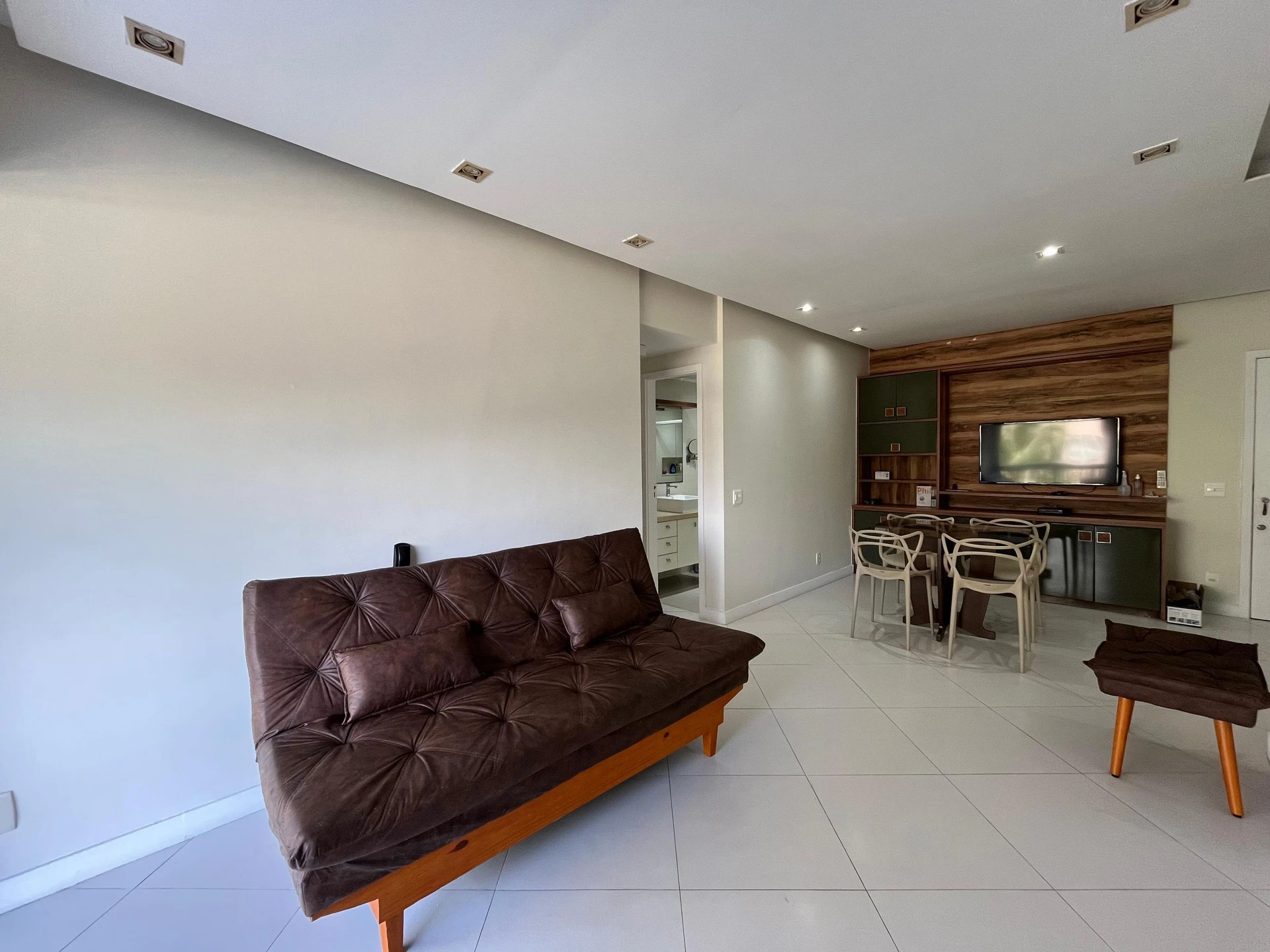 2-bedroom apartment with a glass-enclosed balcony — photo 19
