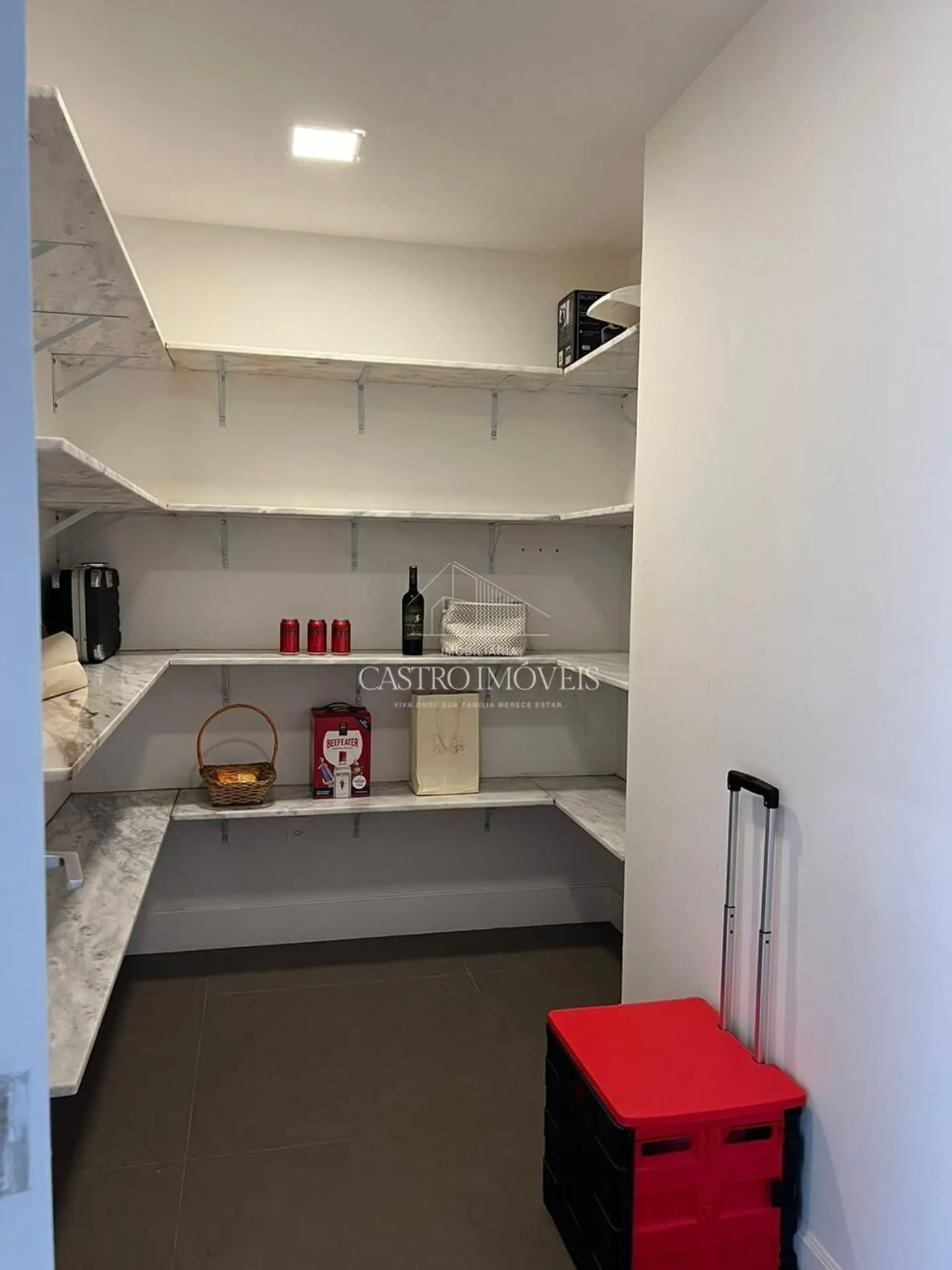 House 980 m² with 4 en-suite bedrooms and gas kitchen — photo 35