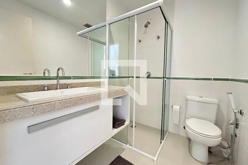 Furnished apartment, 196 m², with a glass-enclosed balcony — photo 38