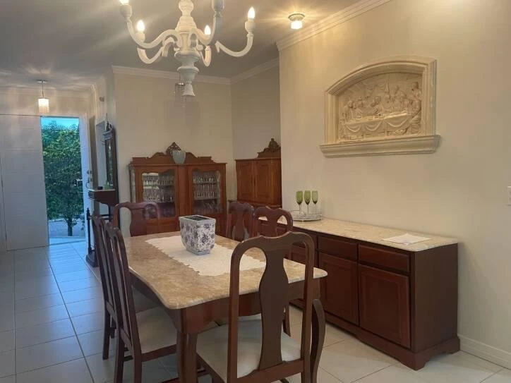 Ванна та 4 спальні: будинок 258 м² — photo 6