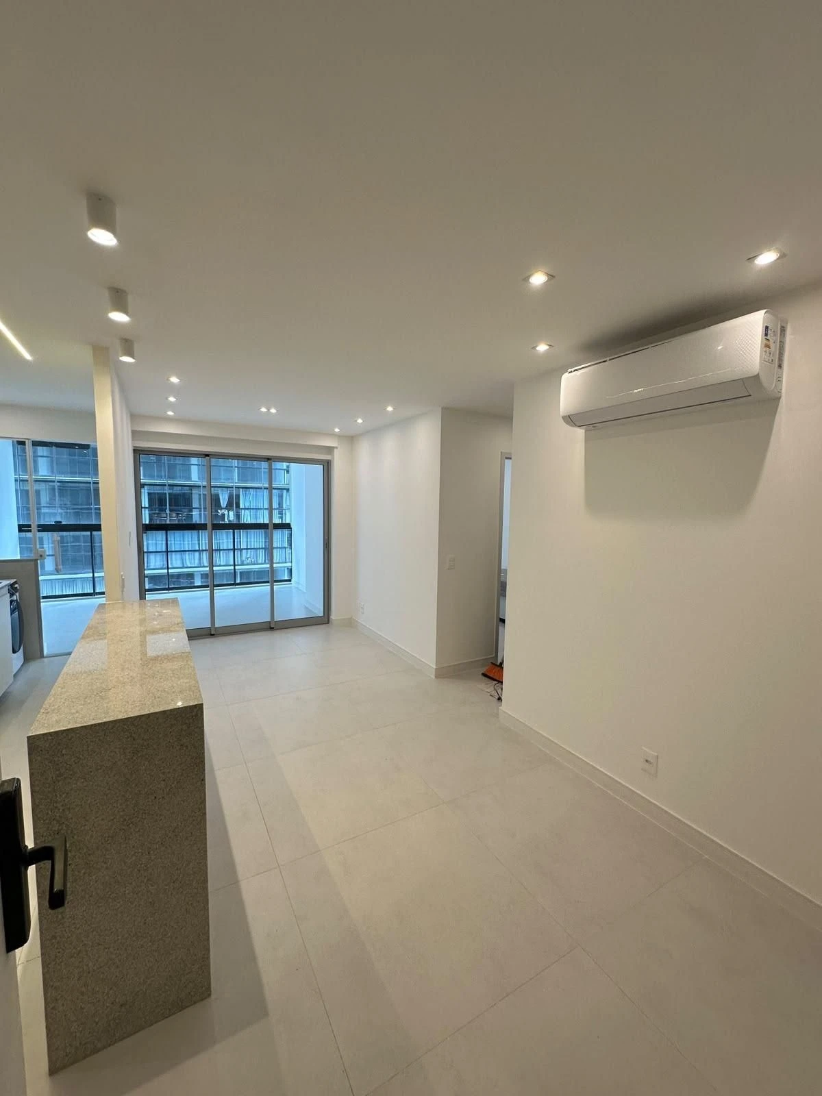Floor-to-ceiling windows in a 2-bedroom apartment, 84 m² — photo 5