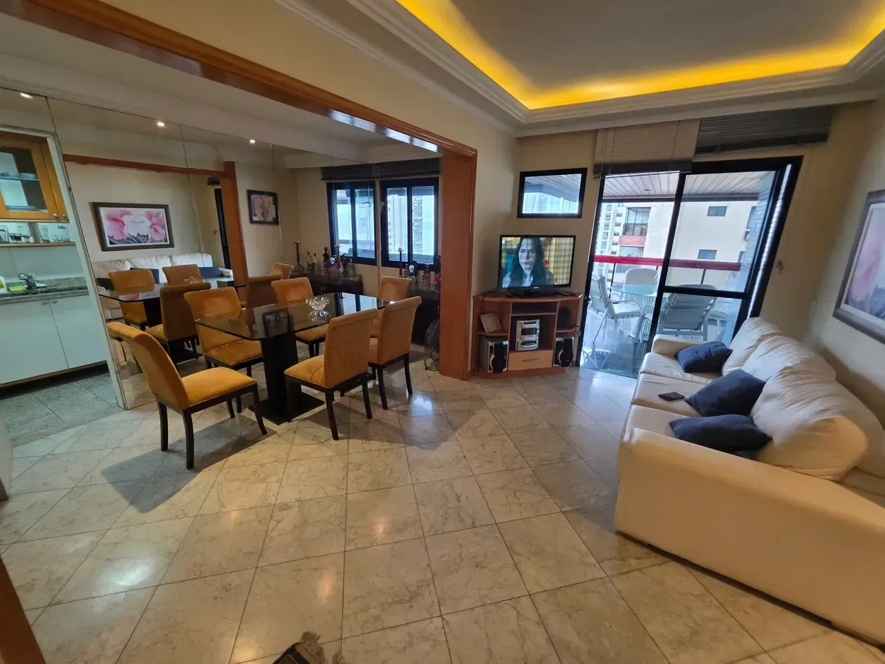 Furnished 2-bedroom apartment with 3 bathrooms — photo 10