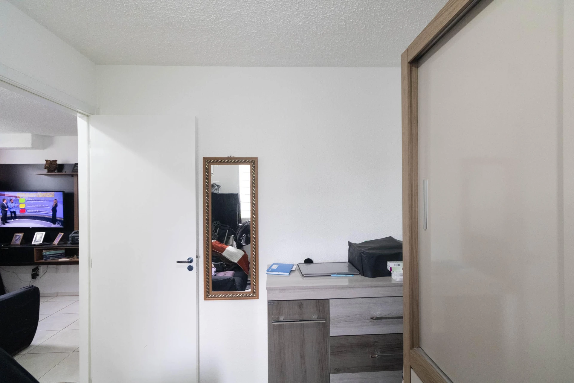 Apartamento mobiliado com 2 quartos e 1 banheiro — photo 10