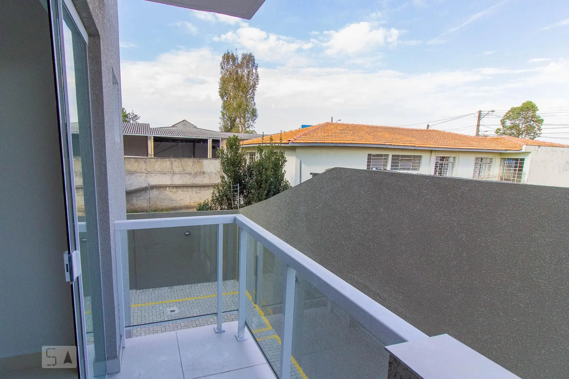 Unfurnished studio with 1 bedroom and a balcony — photo 9