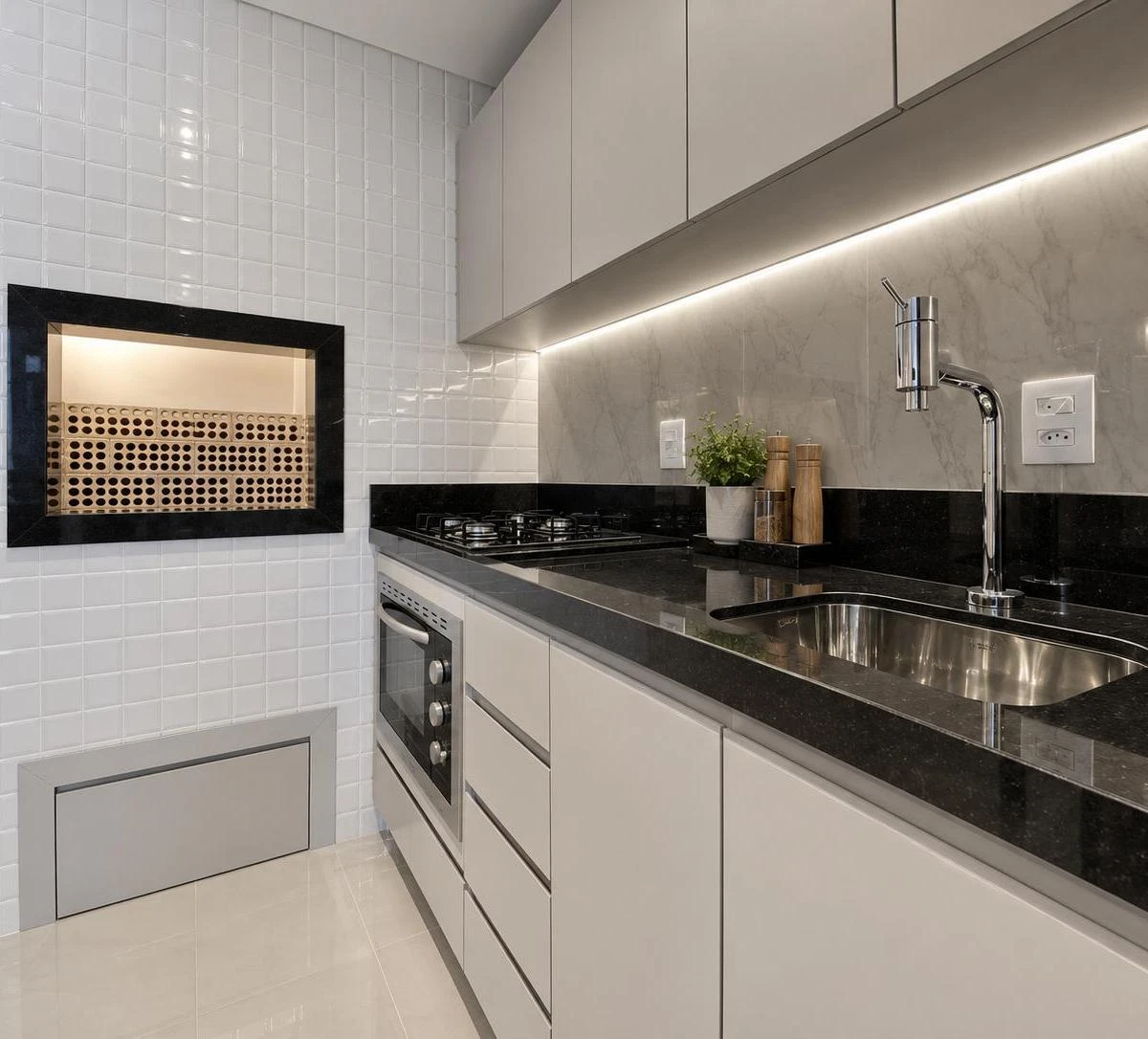 2-bedroom apartment in a building with a gym — photo 7