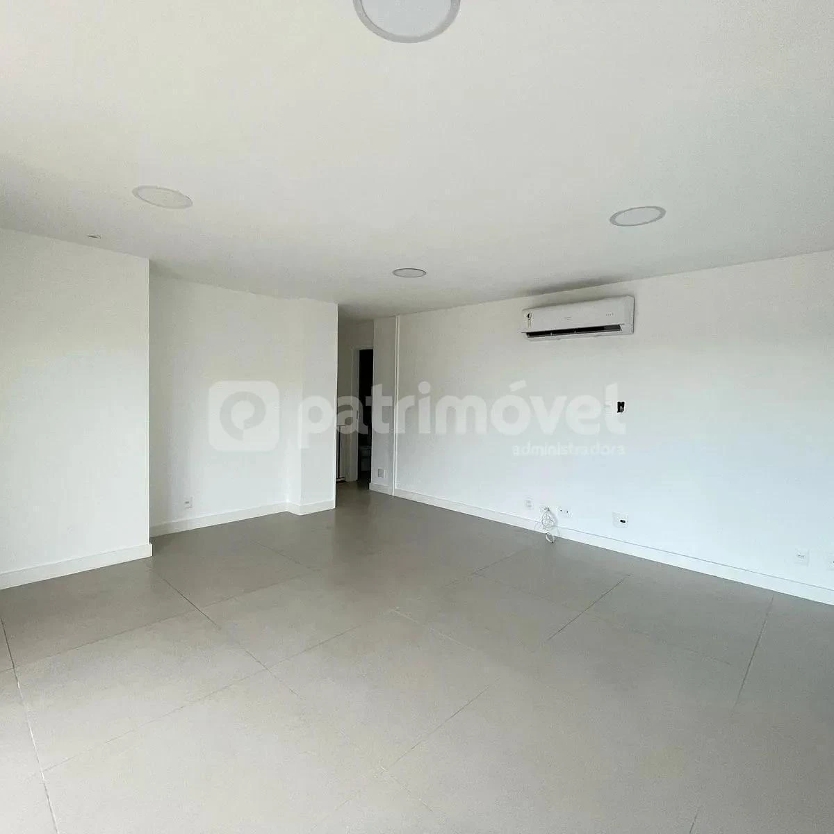 Apartment, 197 m², with a grill on the balcony — photo 25