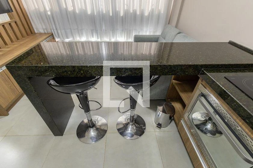 One-bedroom apartment with a home office in Curitiba — photo 2
