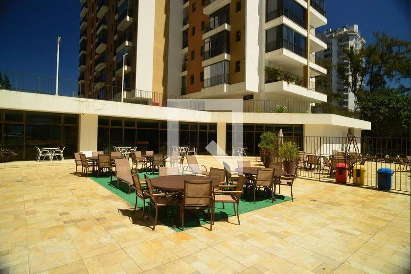 Furnished apartment with balcony and 2 en-suite bedrooms — photo 21
