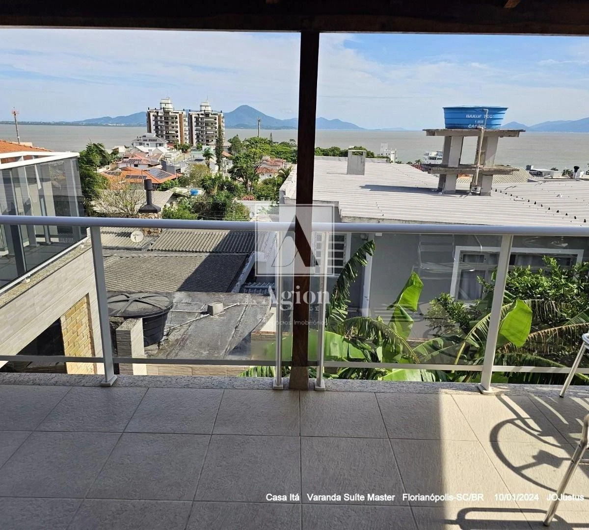 Vista al agua y 3 dormitorios: casa de 405 m² — photo 18