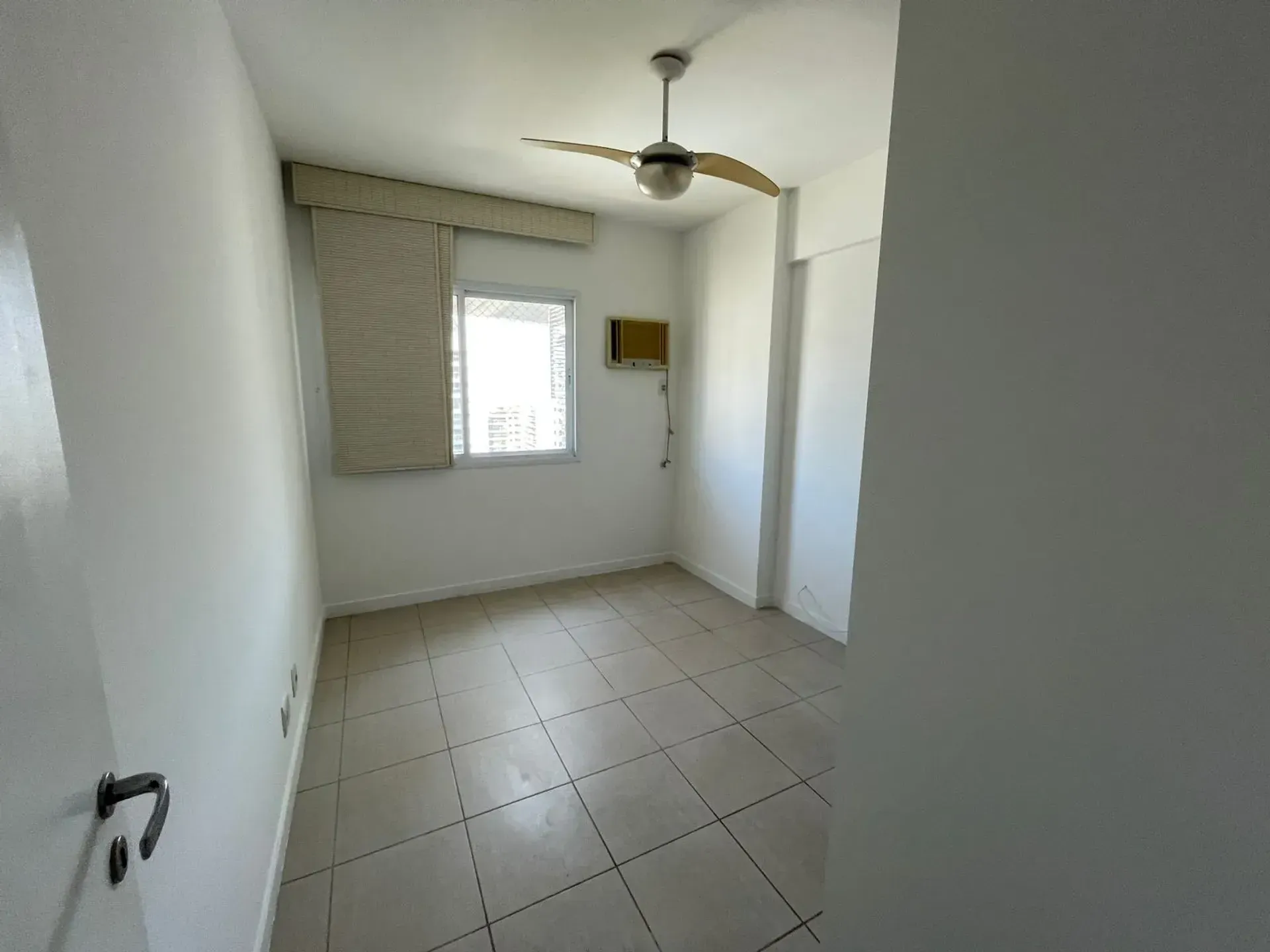 4-bedroom apartment in a building with a sauna — photo 26