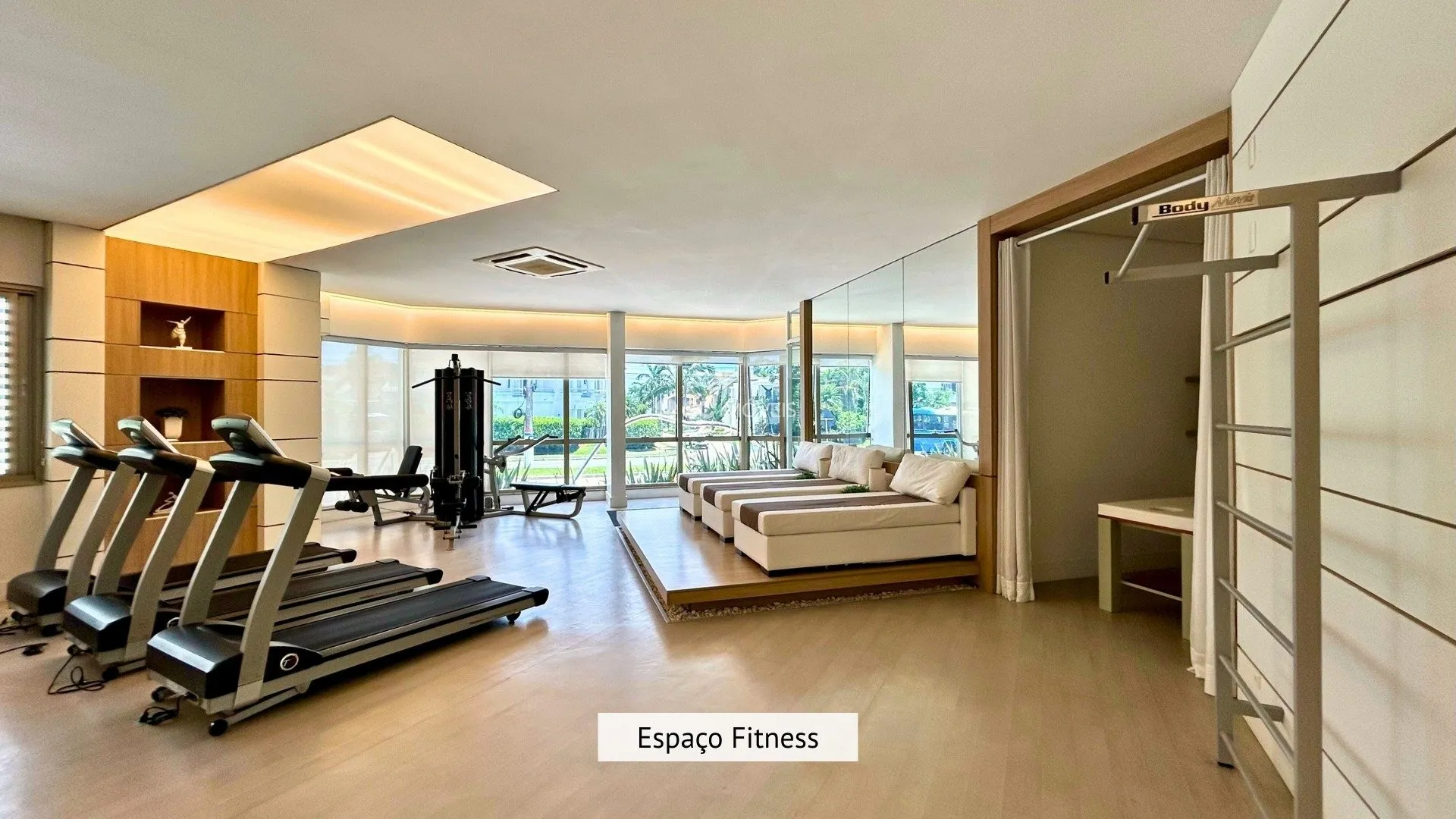 Furnished 2-bedroom apartment with balcony and 111 m² — photo 15