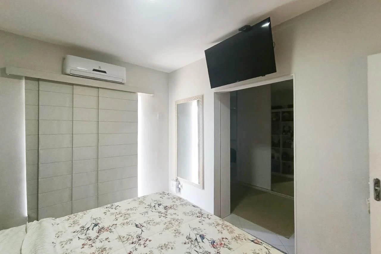 Home office in a 2-bedroom house, 280 m² — photo 29