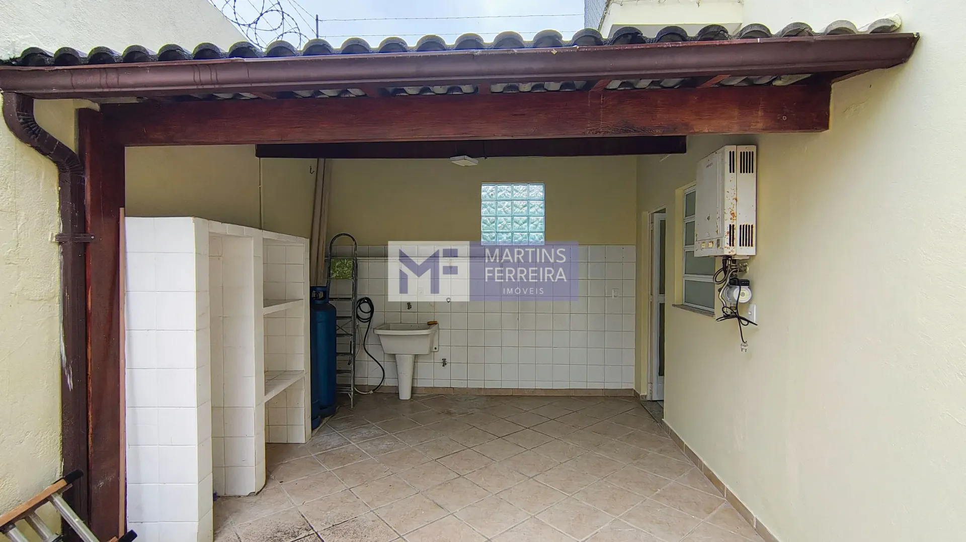 4-bedroom house with a bathtub in Rio de Janeiro — photo 28