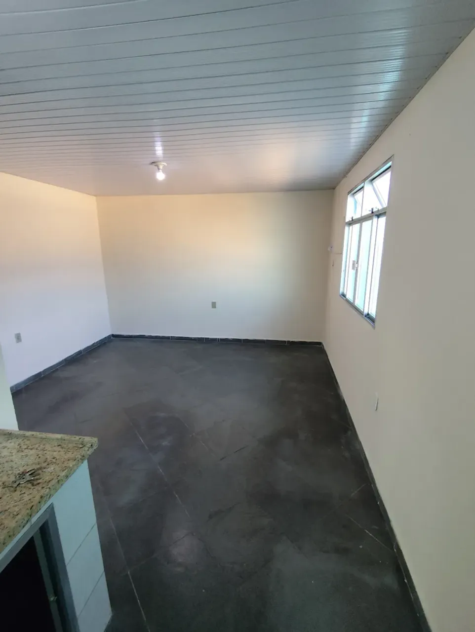 Unfurnished studio, 35 m², 1 bedroom and 1 bathroom