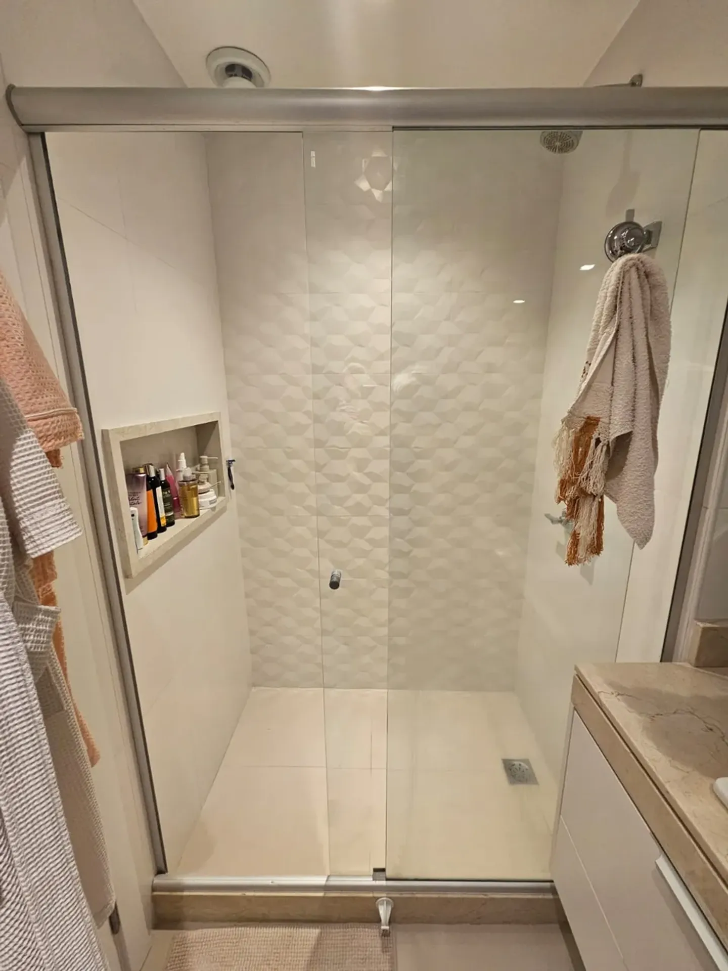 3-bedroom apartment in a building with a sauna — photo 43