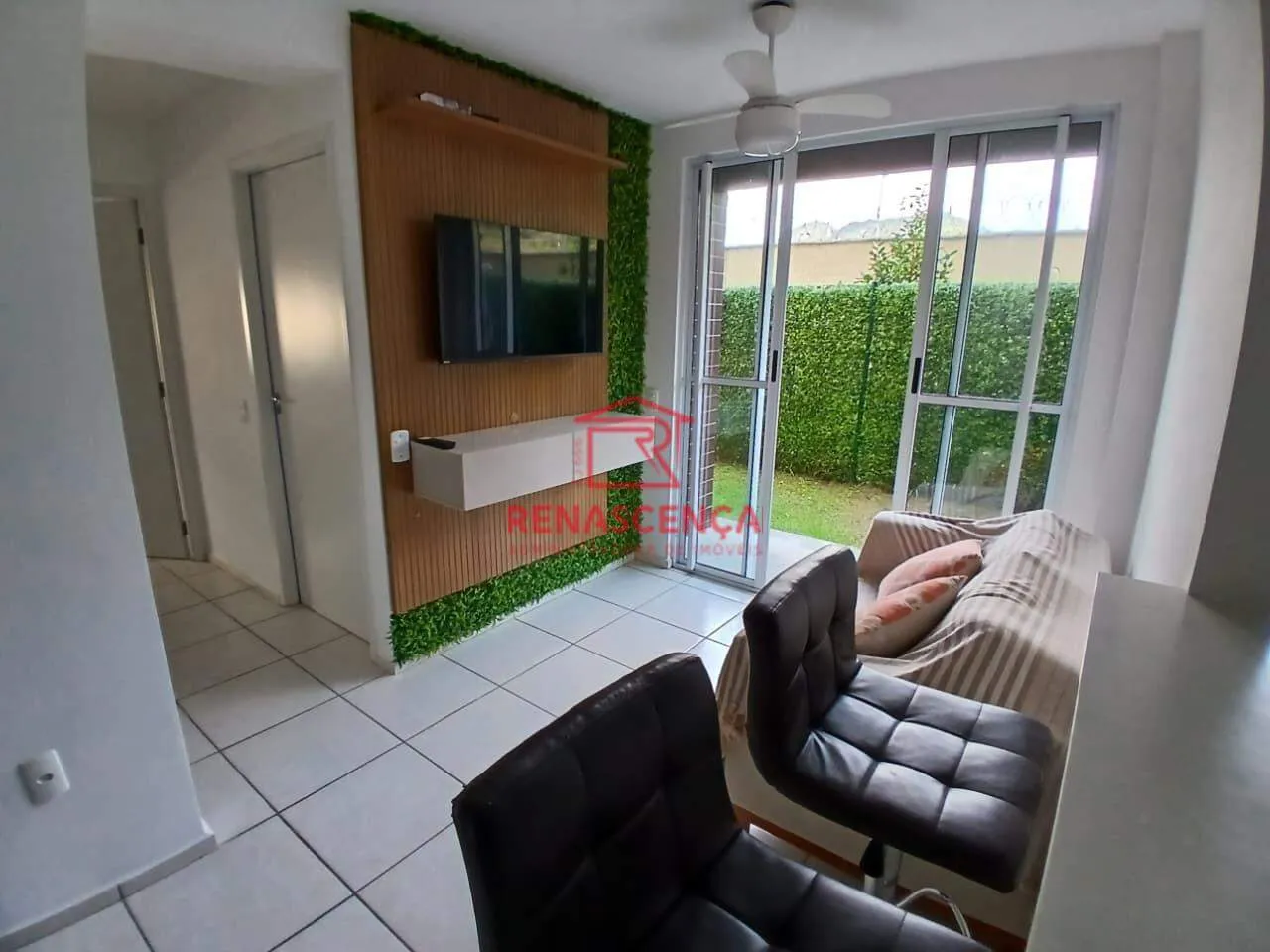 Furnished 2-bedroom apartment with integrated kitchen