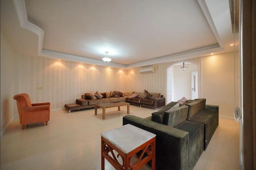 Casa con 5 habitaciones y 3 con baño en suite — photo 4