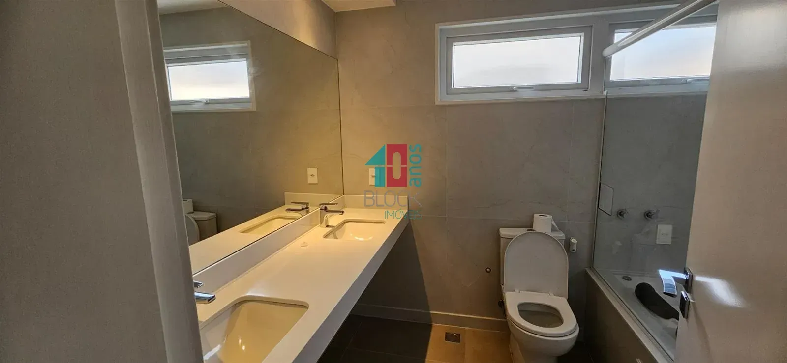 House with 4 bedrooms, 3 en-suites, 11 bathrooms and 2 parking — photo 33
