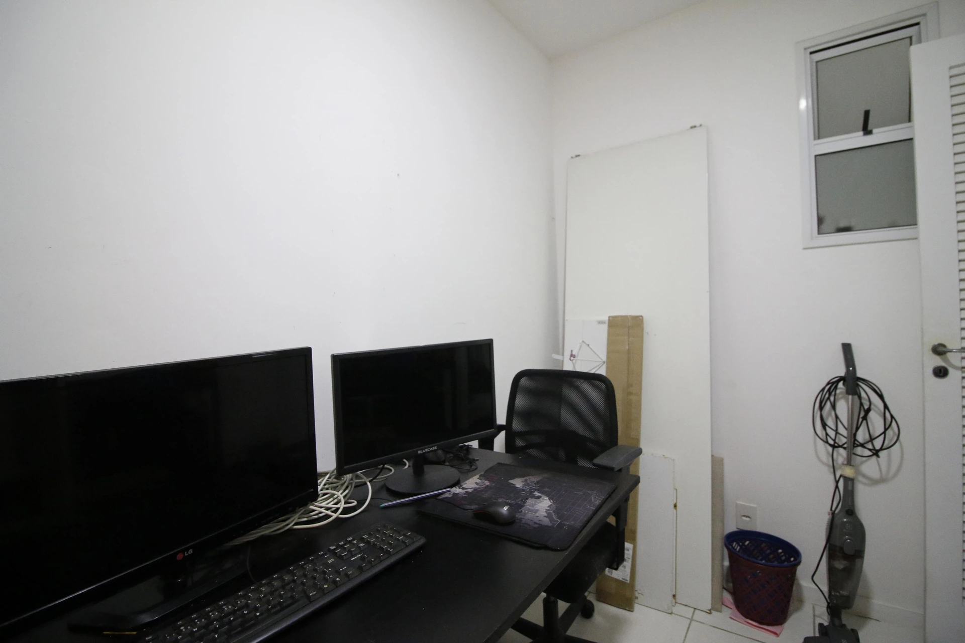 Home office in a 4-bedroom apartment, 114 m² — photo 7