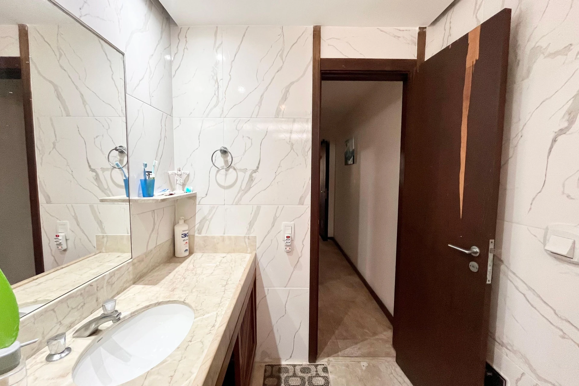 2-bedroom apartment with 1 bathroom and a balcony — photo 36