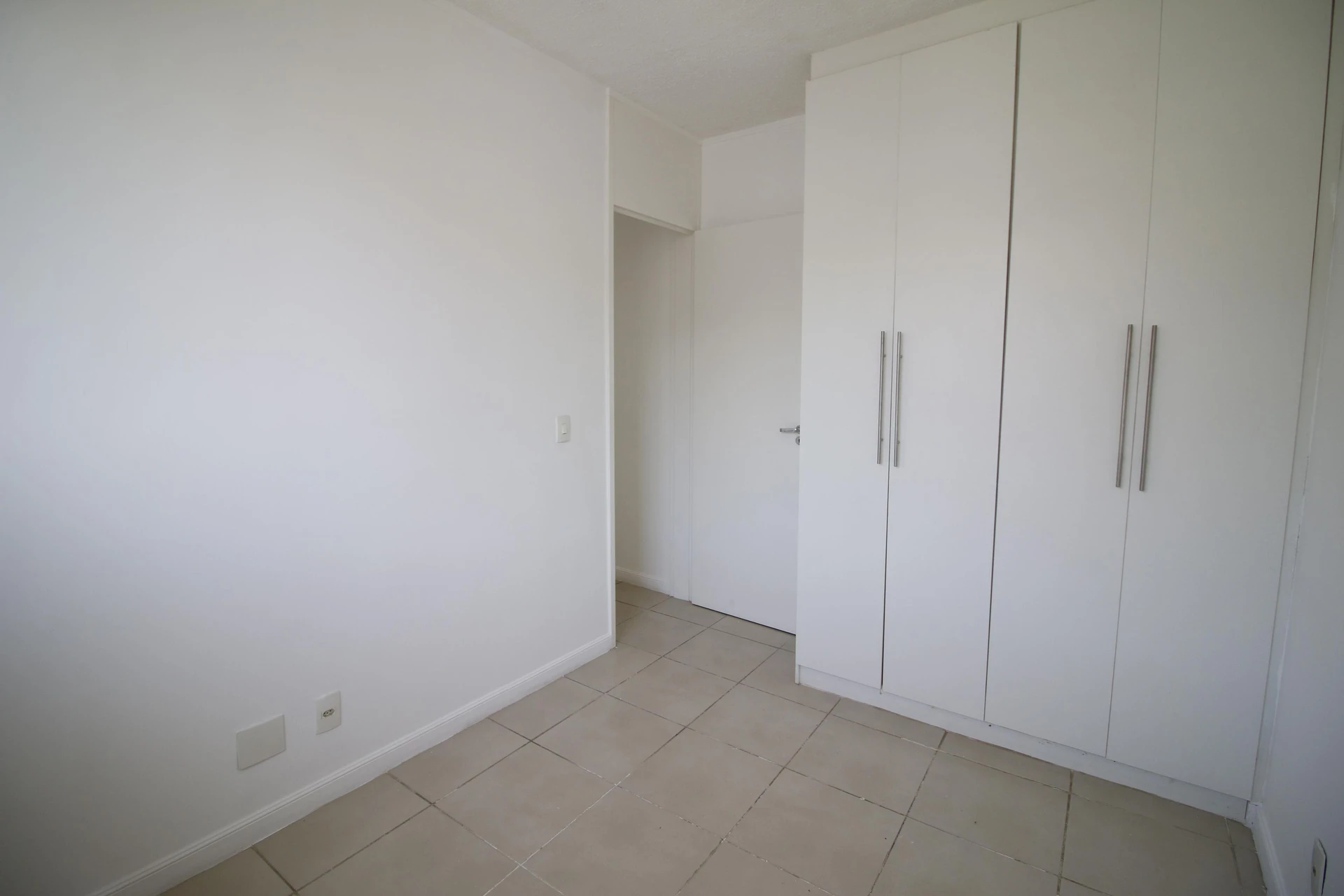 2-bedroom apartment in a building with a gym — photo 26