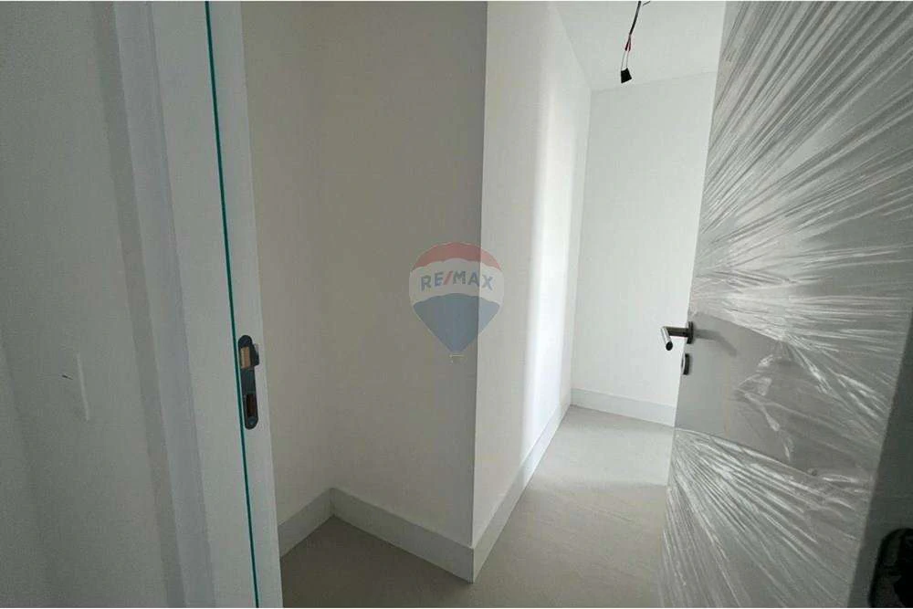 150 m² apartment with 3 en-suite bedrooms and parking — photo 3