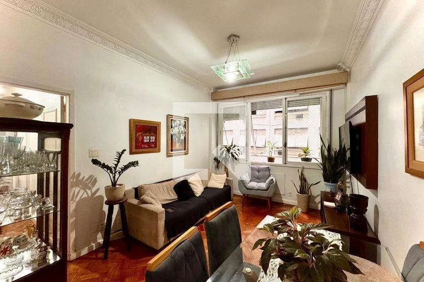 2-bedroom apartment with a washing machine