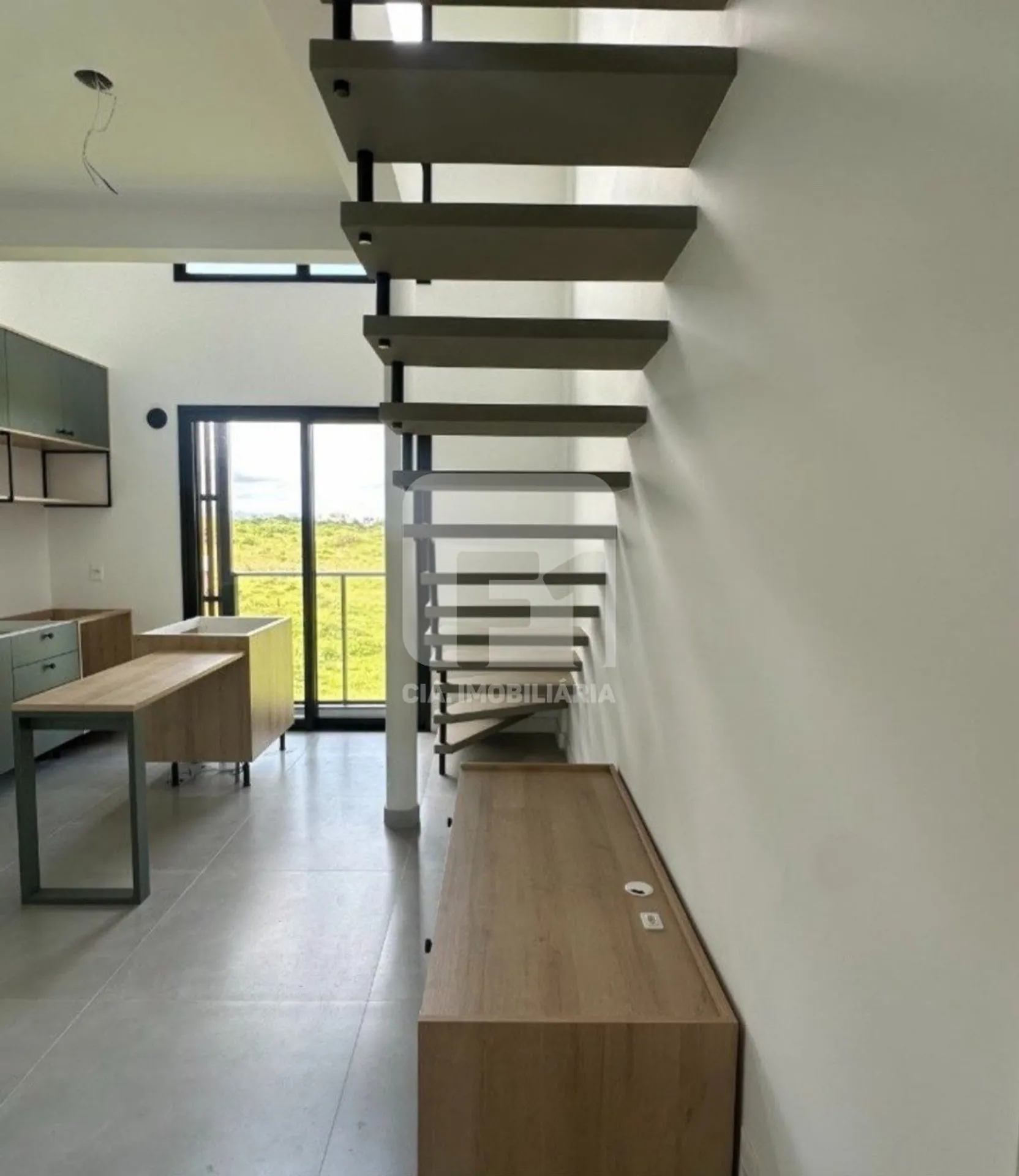 Loft de 1 dormitorio con cocina abierta y 66 m² — photo 3