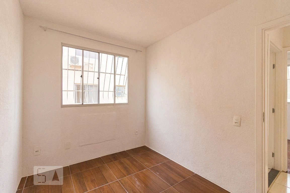 Apartamento sem mobília com cozinha fechada e 2 quartos — photo 40