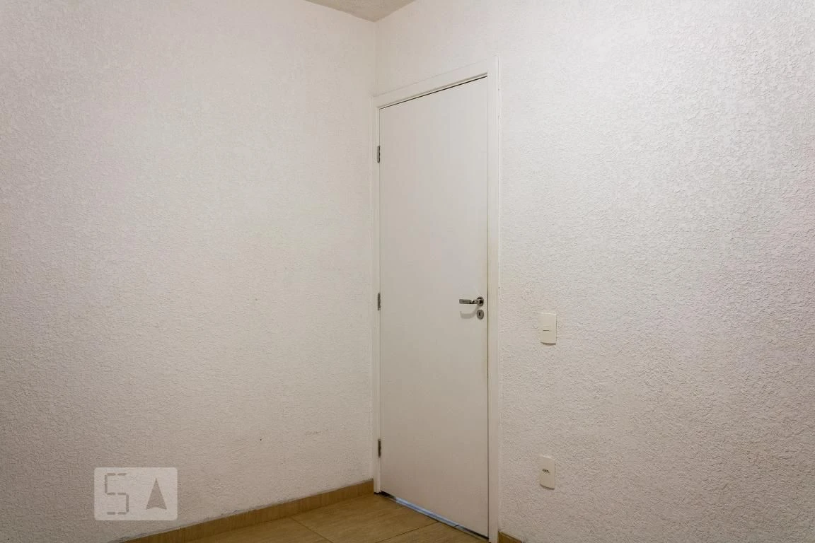 Apartamento com 2 quartos e área de lavanderia — photo 15