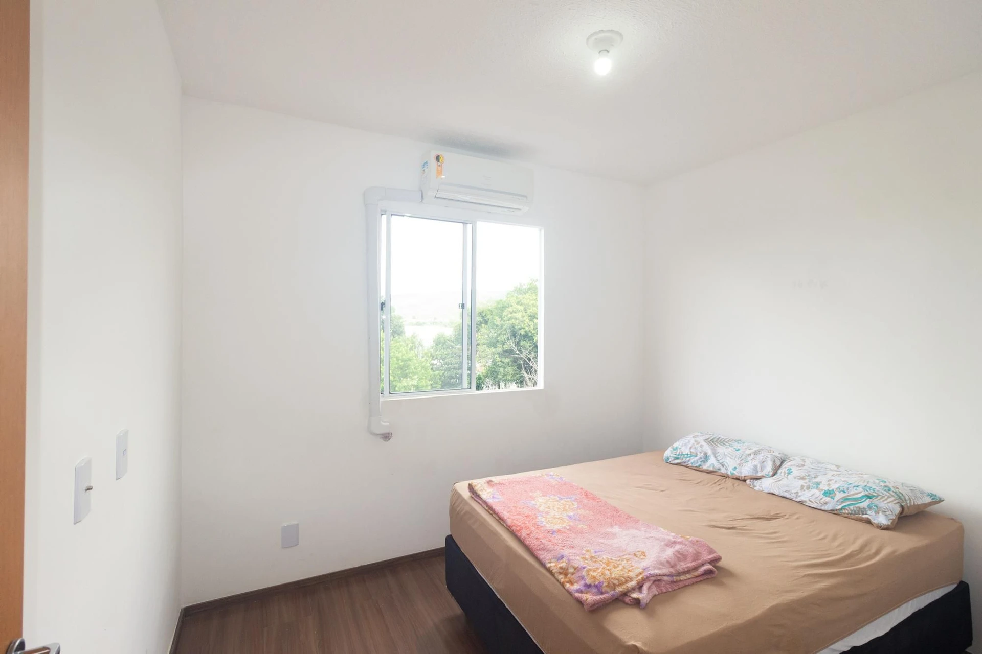 Apartamento mobiliado com 2 quartos e varanda — photo 3