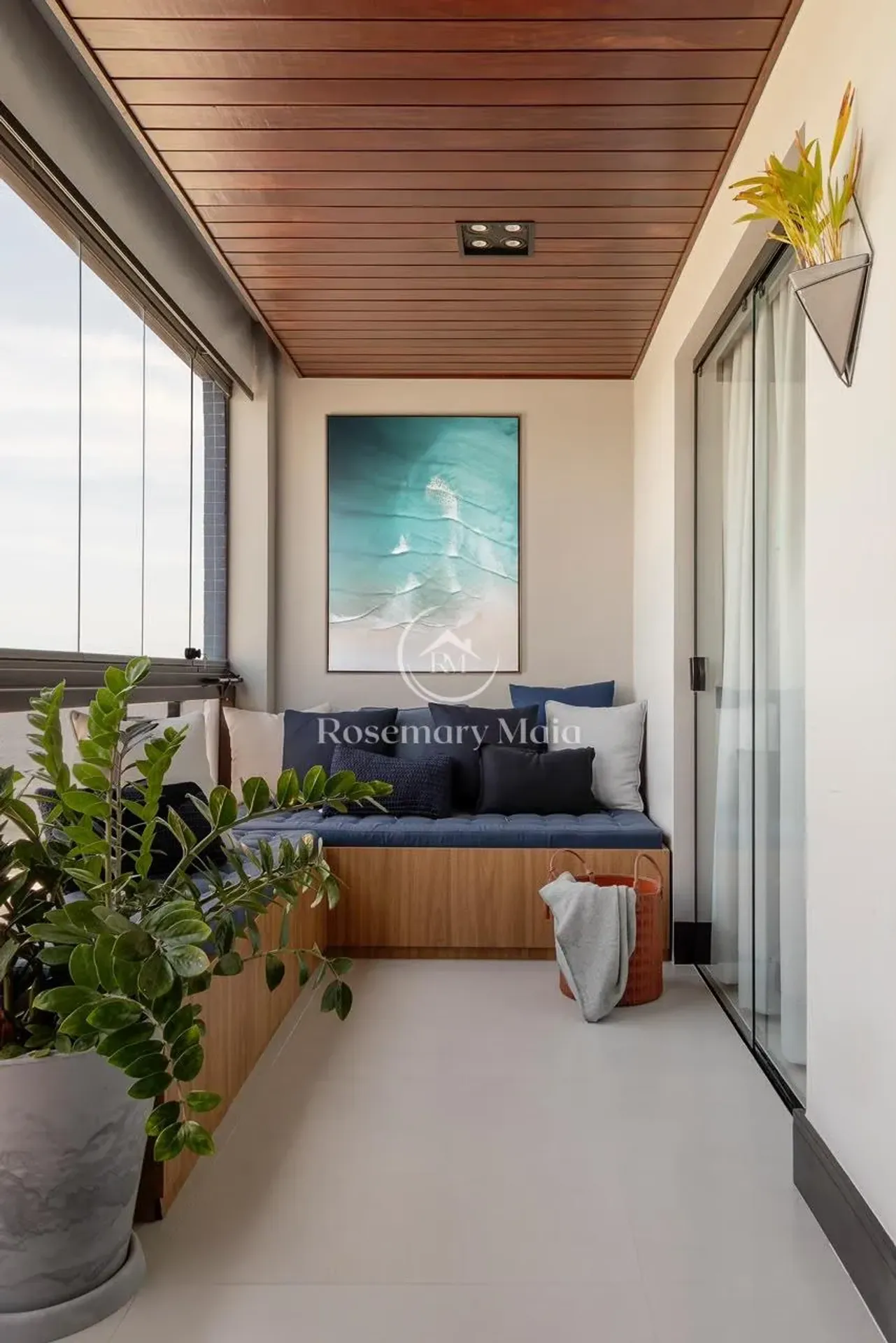 One-bedroom apartment with a water view in Rio de Janeiro — photo 15