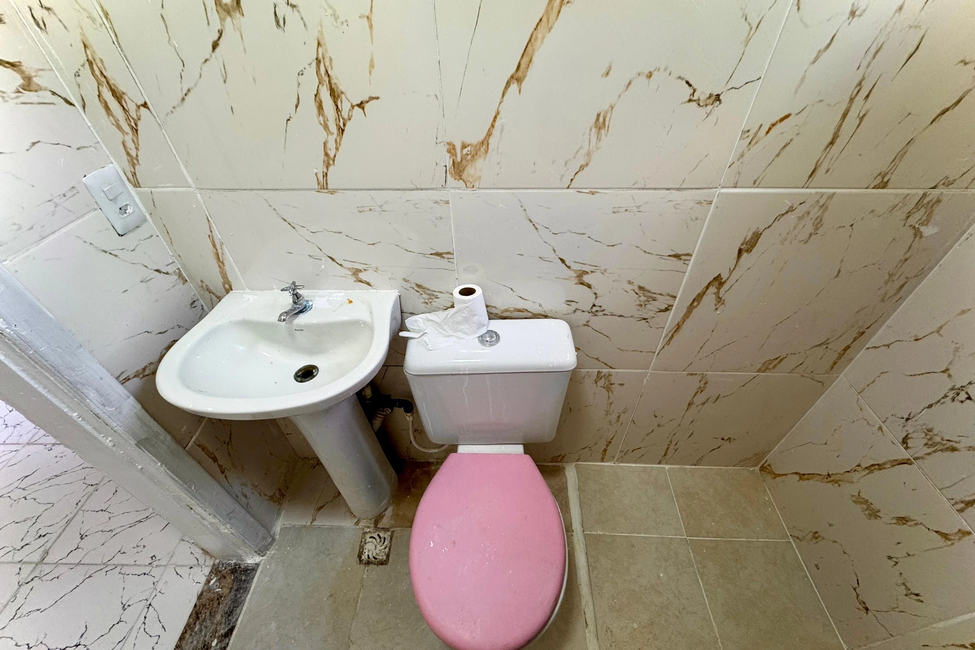 1-bedroom apartment with no parking space included