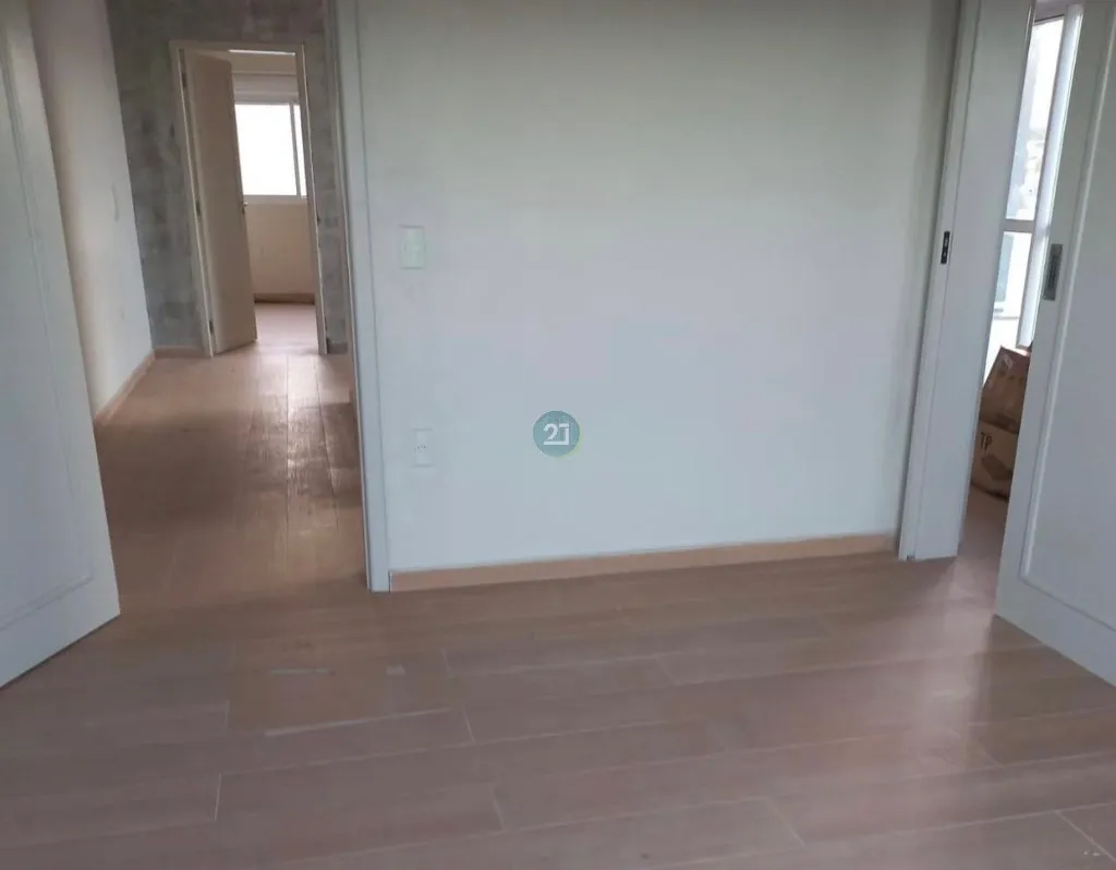 Rental house with 3 bedrooms and a glass balcony