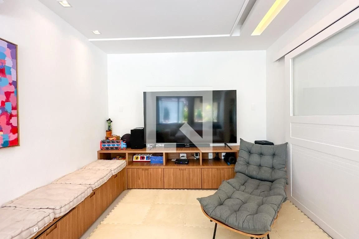 4-bedroom apartment with floor-to-ceiling windows — photo 7