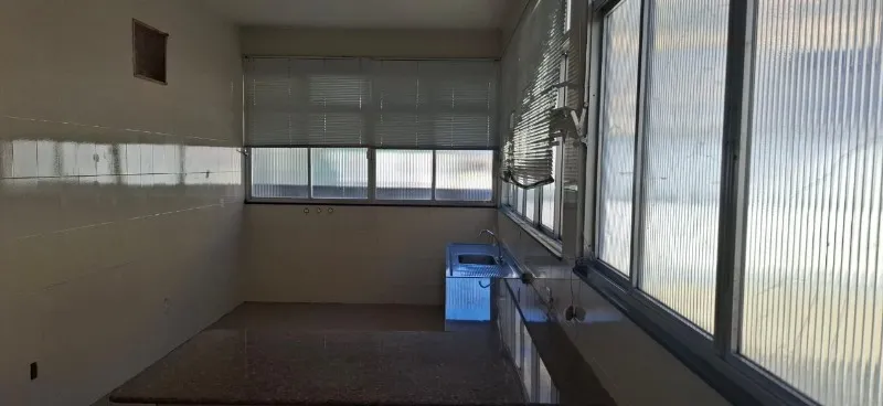 Casa para morar com 2 quartos e 1 vaga