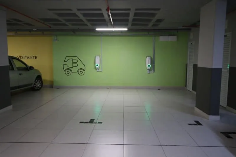 Студія 53 м² з панорамними вікнами та видом на гори — photo 37