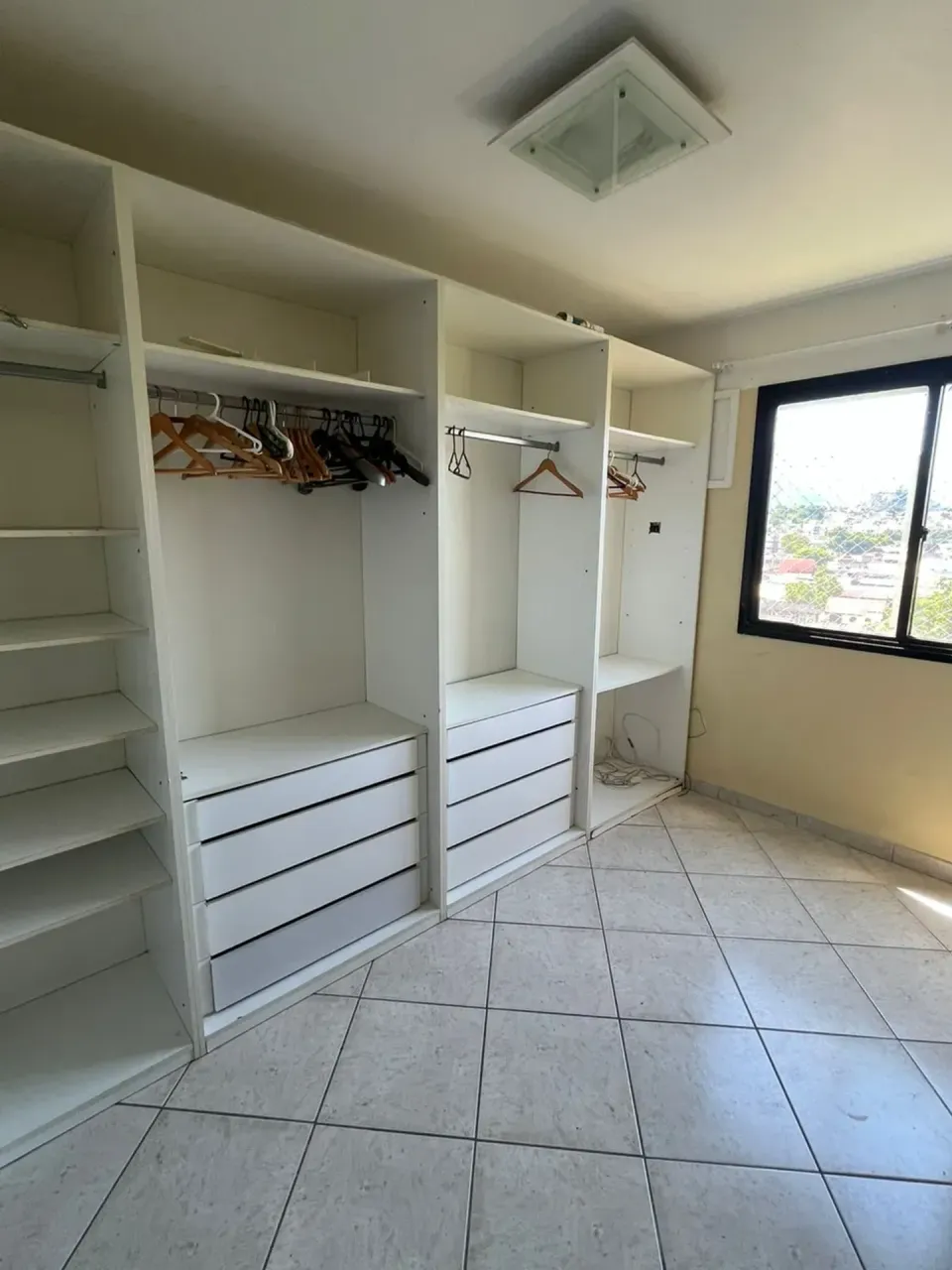 Unfurnished 66 m² apartment with 3 bedrooms — photo 2