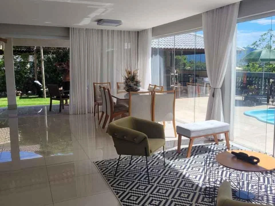 6-bedroom house with floor-to-ceiling windows — photo 10