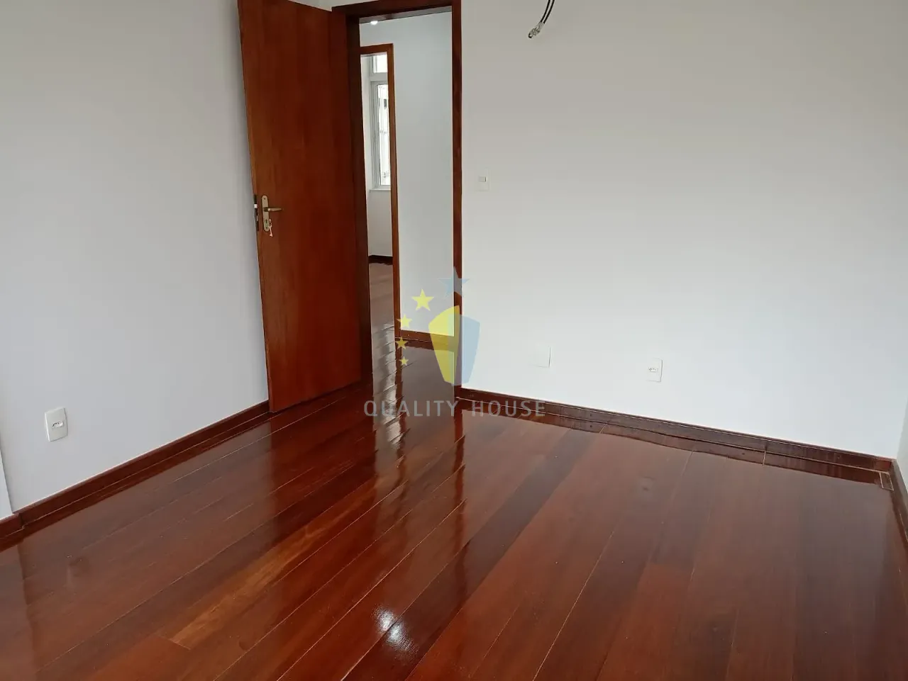 Unfurnished apartment with 3 bedrooms and 2 bathrooms — photo 4