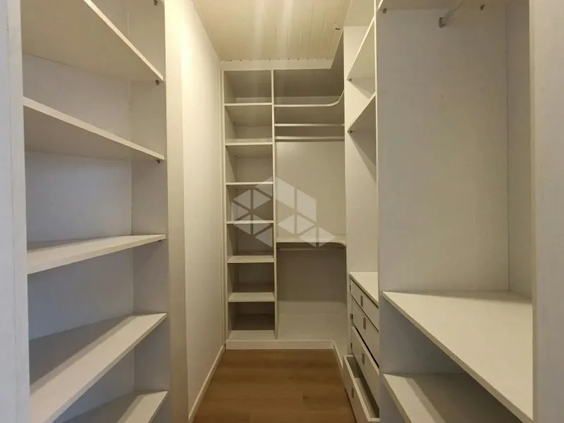 Furnished house, 222 m², with a bathtub — photo 32