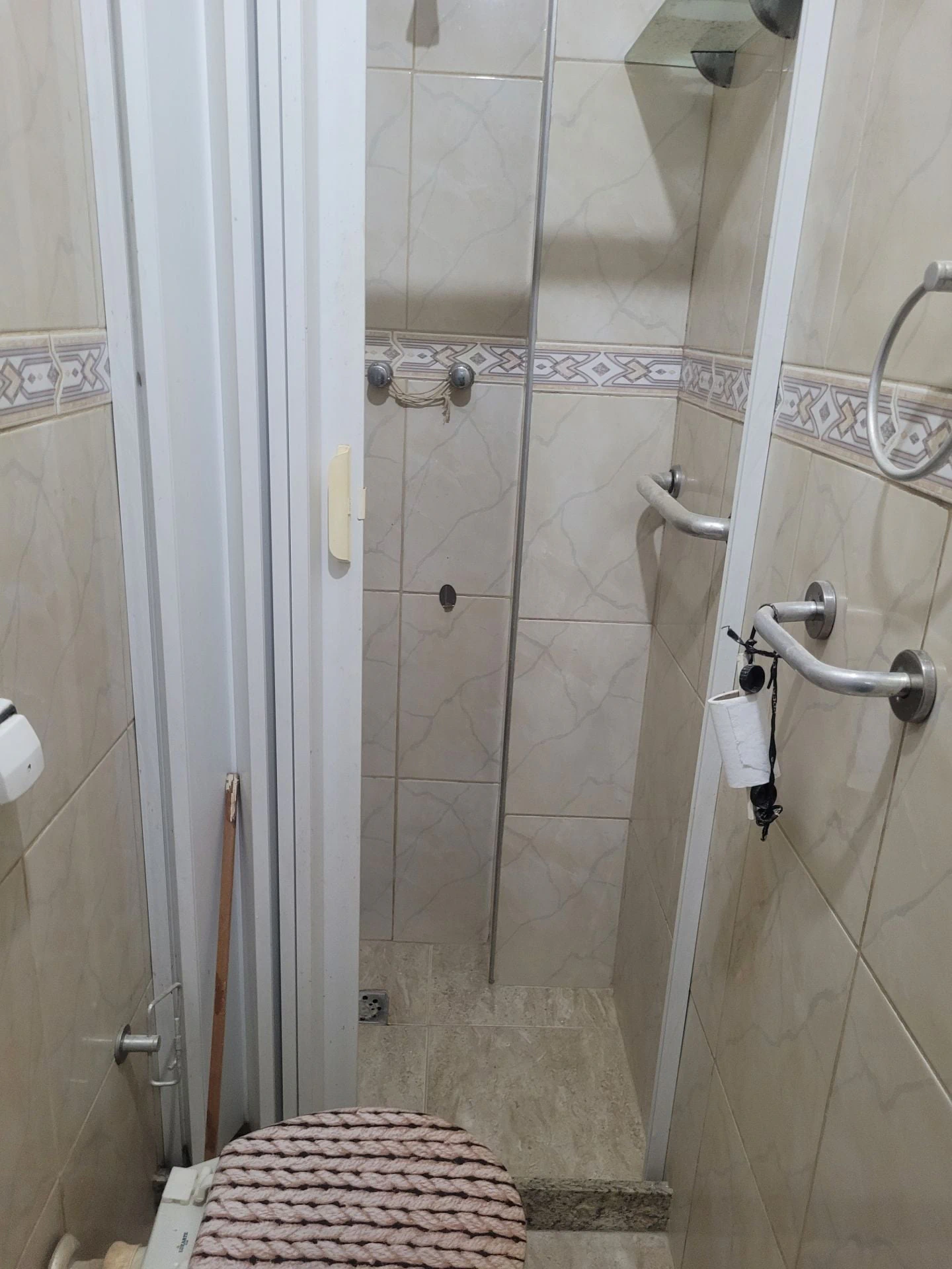 Furnished apartment, 120 m², with wood or laminate floors — photo 26