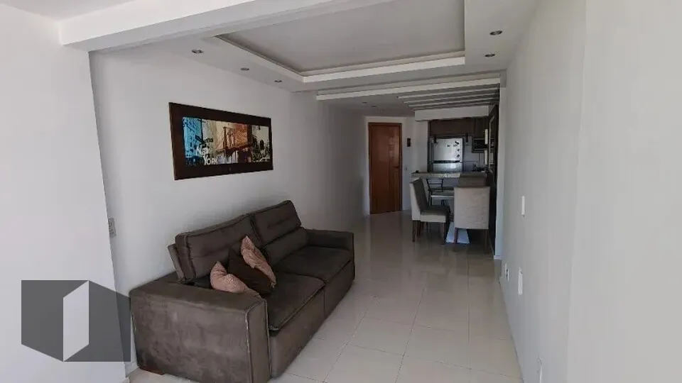 Furnished 3-bedroom apartment with glassed balcony — photo 6
