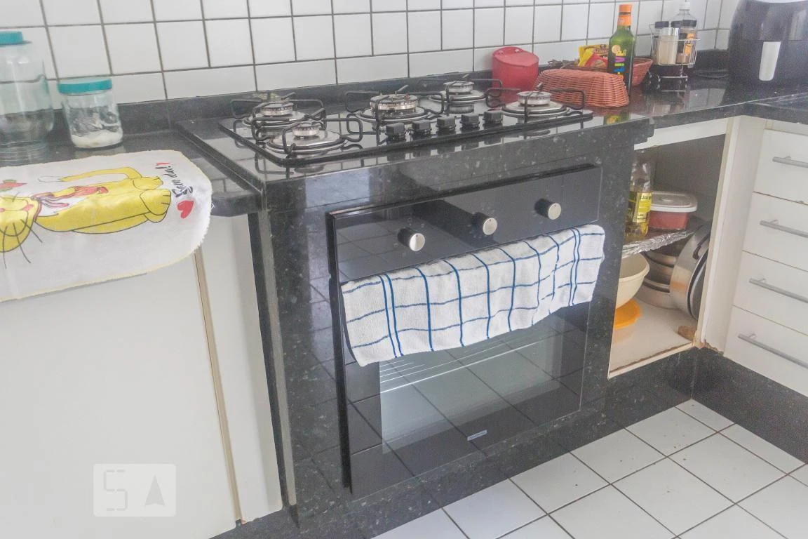 Furnished 680 m² house with 3 bedrooms — photo 12