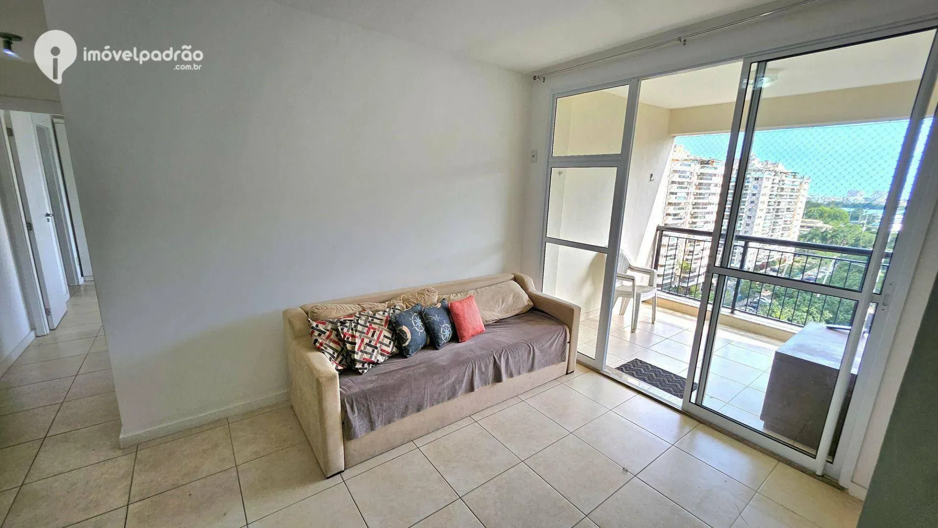 Furnished 2-bedroom apartment with enclosed balcony — photo 29