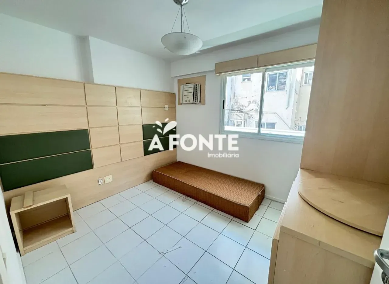 2-bedroom apartment with an open-plan kitchen and balcony — photo 4