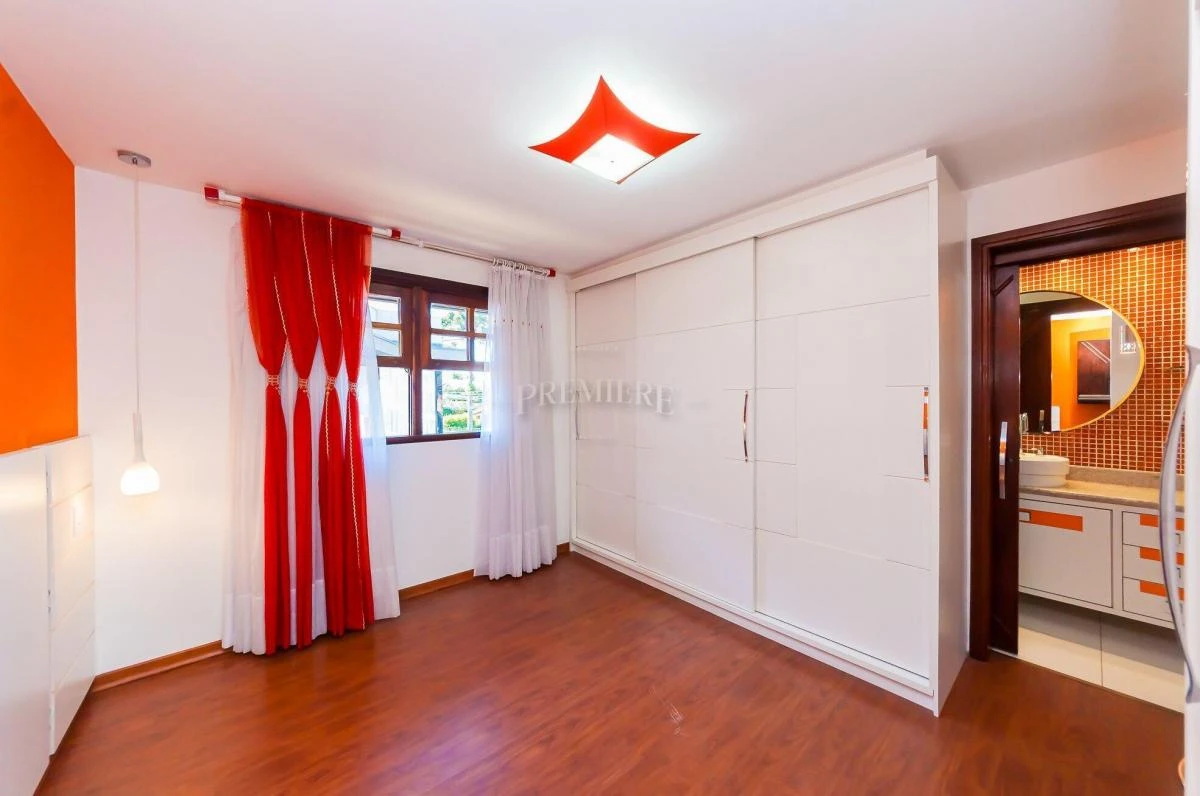 Дом 269 м² с 4 спальнями и общим бассейном — photo 44