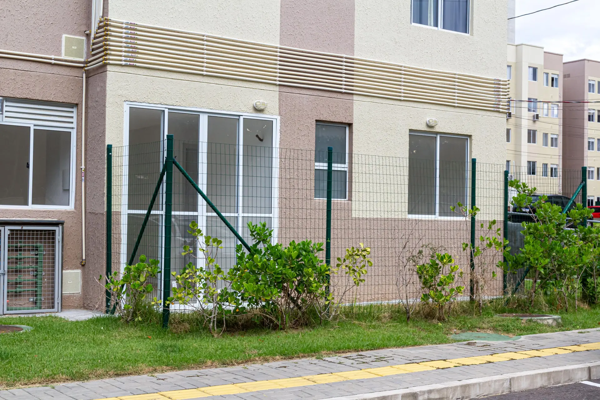 Apartamento de 2 habitaciones con balcón y jardín privado — photo 21