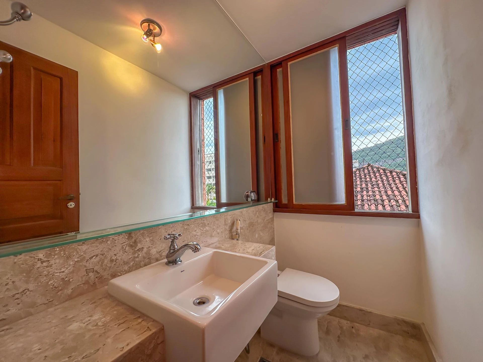 Apartment, 275 m², with a glass-enclosed balcony — photo 8