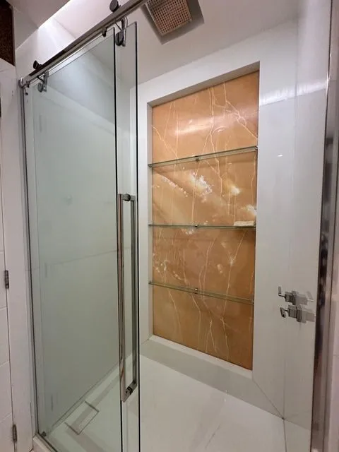 Casa em condomínio com 5 quartos e cozinha integrada — photo 18